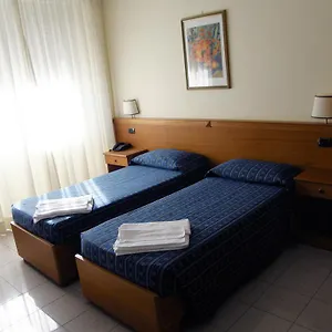 Maria 4*, Roma Italia